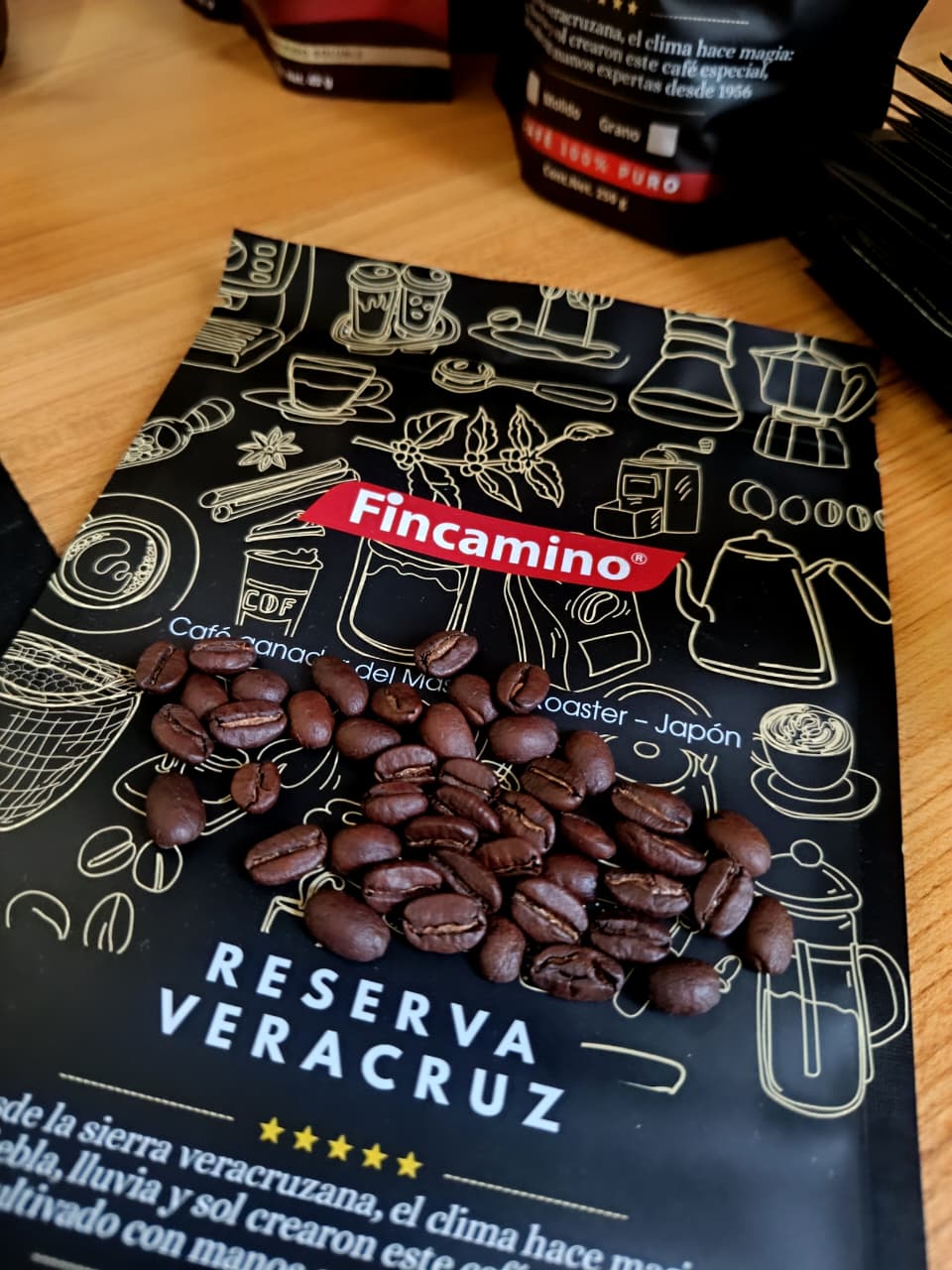 ¿Quieres vender más caro? Cambia tu bolsa. La clave para aumentar el valor de tu café sin perder clientes